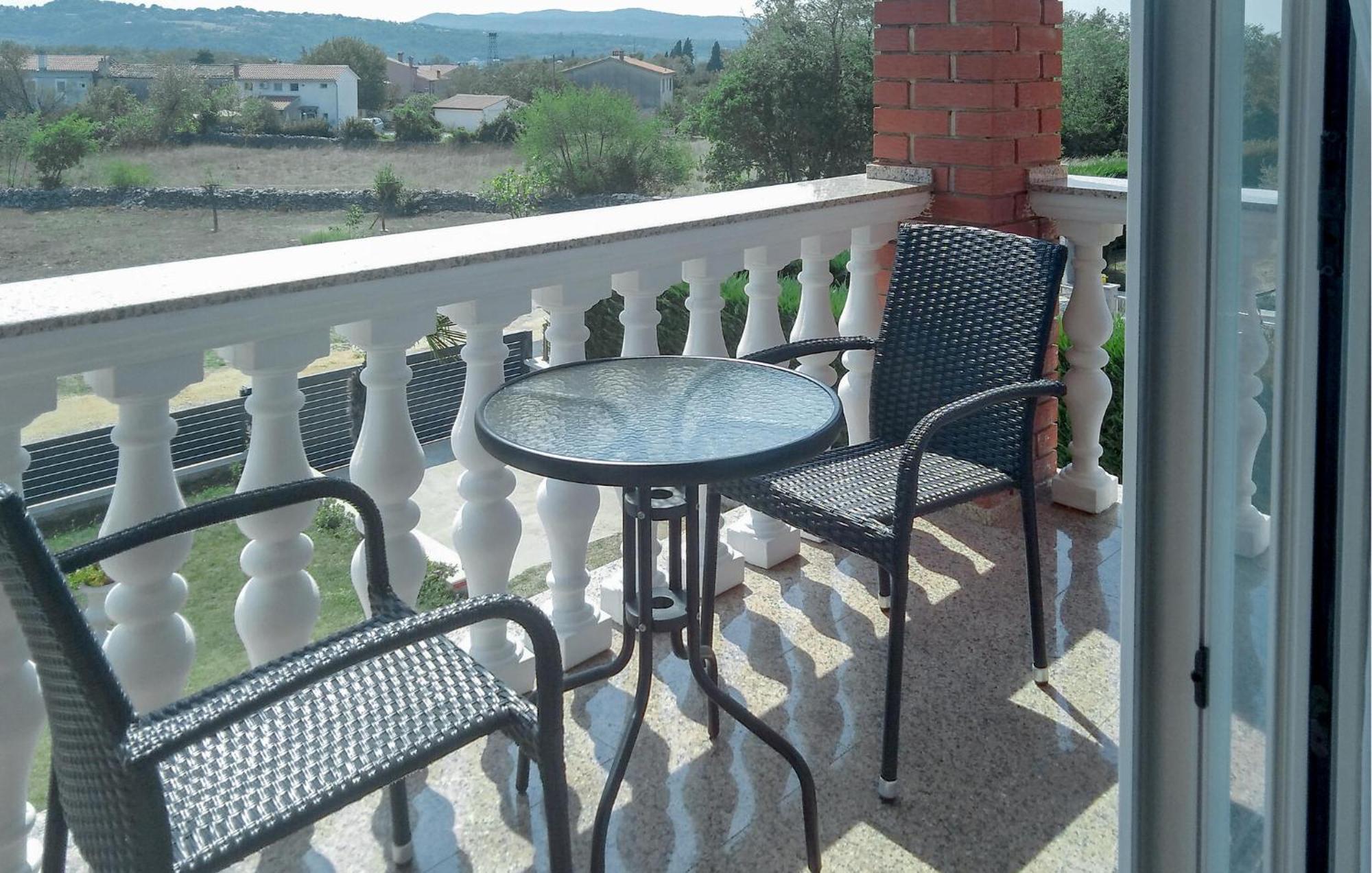 2 Bedroom Lovely Apartment In Labin ลาบิน ภายนอก รูปภาพ